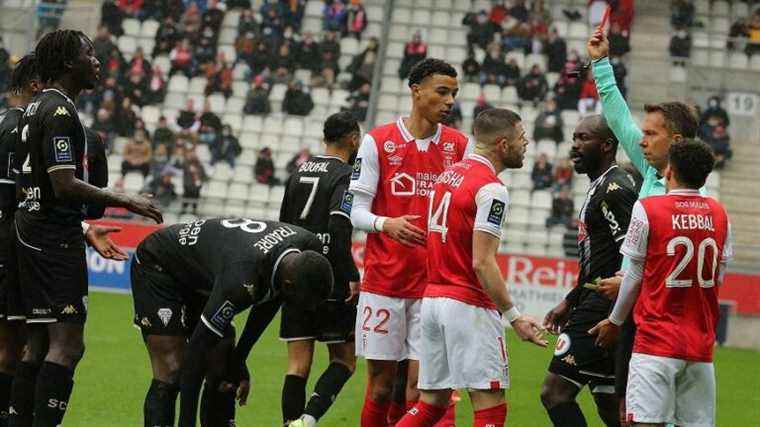 The Stade de Reims, too quickly penalized, tilts against Angers (1-2)