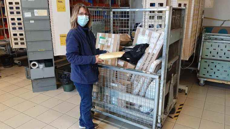 The Yonne postal workers in a rush a few days before Christmas