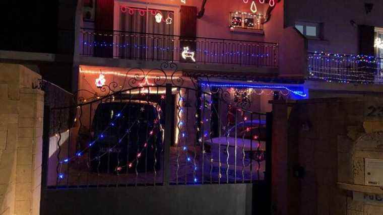 The inhabitants of the “Castors Isabella” light up their house for Christmas