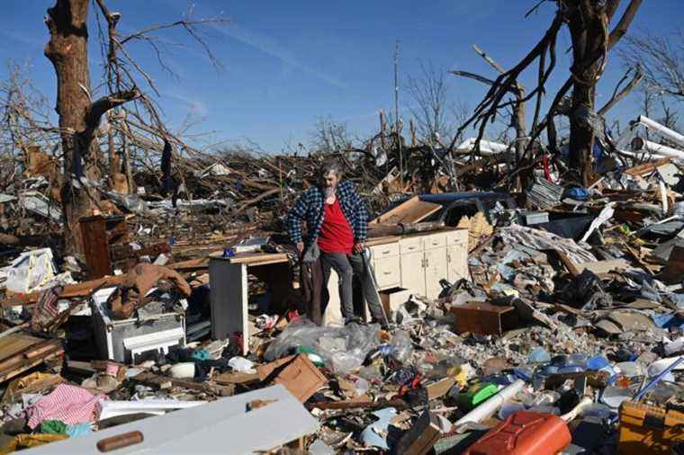 Tornadoes in the United States |  At least 94 dead, hope fades to find survivors