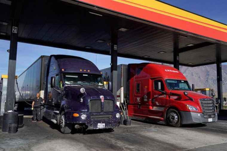 Trucking industry |  Low wages and difficult working conditions perpetuate the crisis