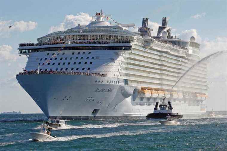 US health officials recommend avoiding cruises