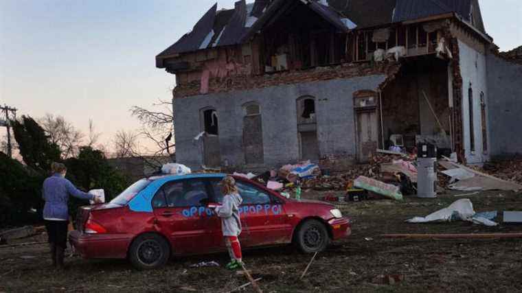 United States: Joe Biden at the bedside of tornado victims