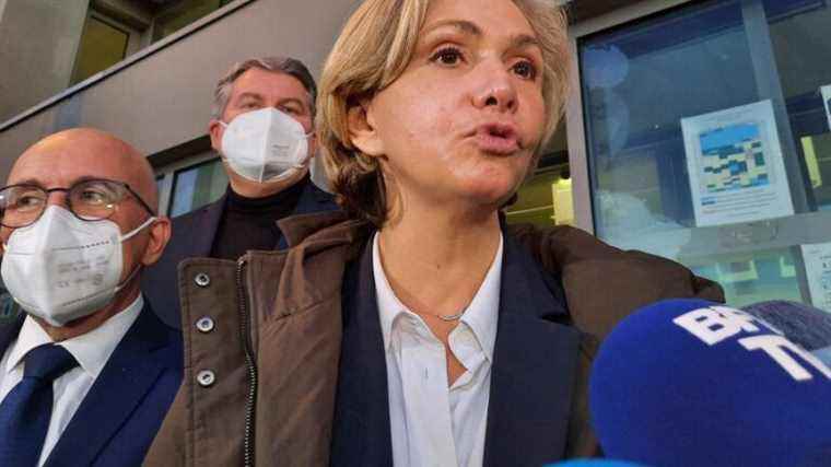 Valérie Pécresse, LR candidate, visiting the Nantes police station