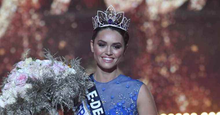 Who is Diane Leyre, elected Miss France 2022?