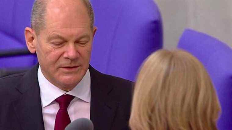 Who is Olaf Scholz, the new chancellor who succeeds Angela Merkel?