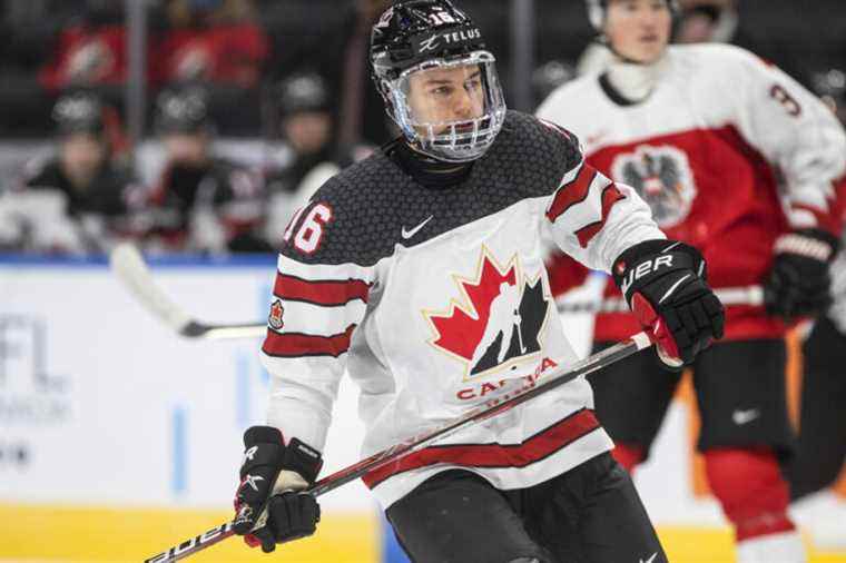 World Junior Championship |  Bedard has fun with the poor Austrians