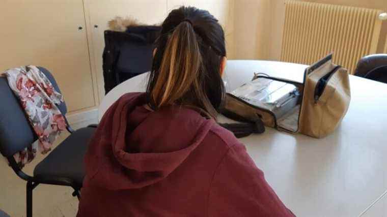 a nursing assistant suspended in Bourges wins court case