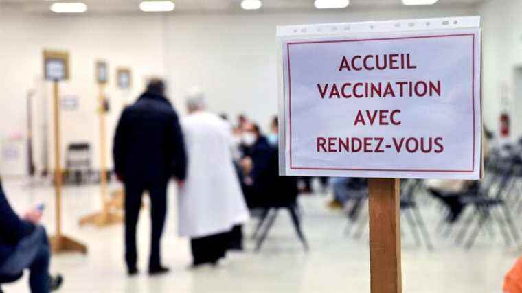 “double vaccine and natural immunity will probably be acquired very quickly” in 2022, according to infectious disease specialist Benjamin Davido