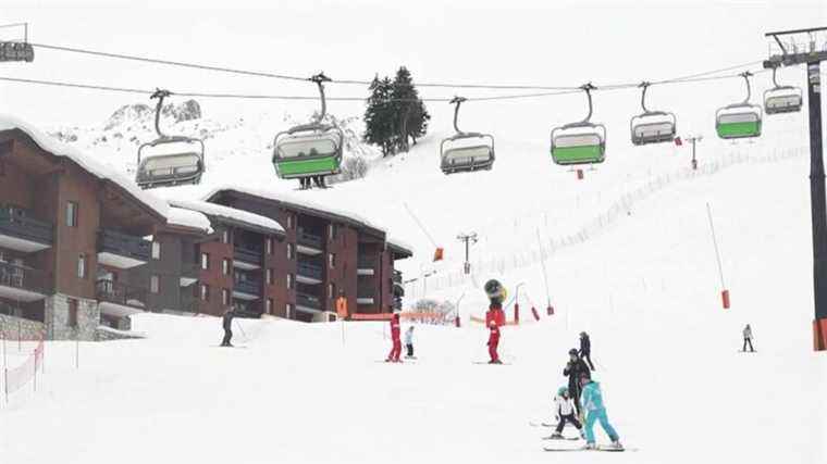 new restrictions in ski resorts, closures in the world of culture