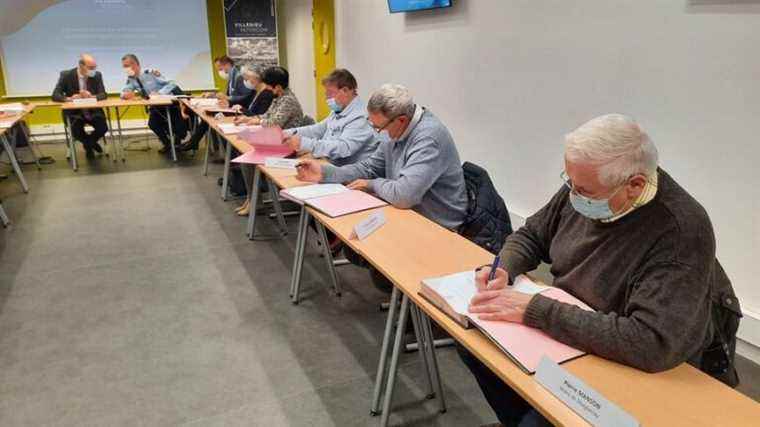 of the mayors of Villedieu Intercom sign an agreement with the justice system