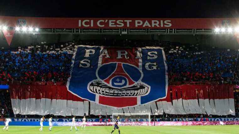 the Auteuil grandstand at Parc des Princes closed for two matches