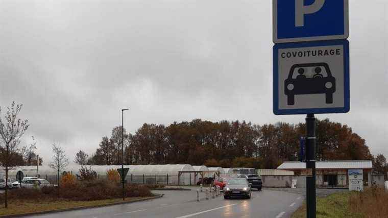 the carpooling boom at the Lescar-Pau car park