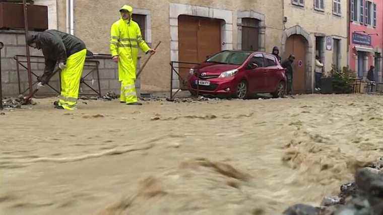 the town of Laruns devastated by a torrent of mud