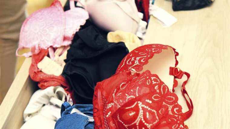 the trend of “no bra”, these women who abandon the bra, is gaining followers