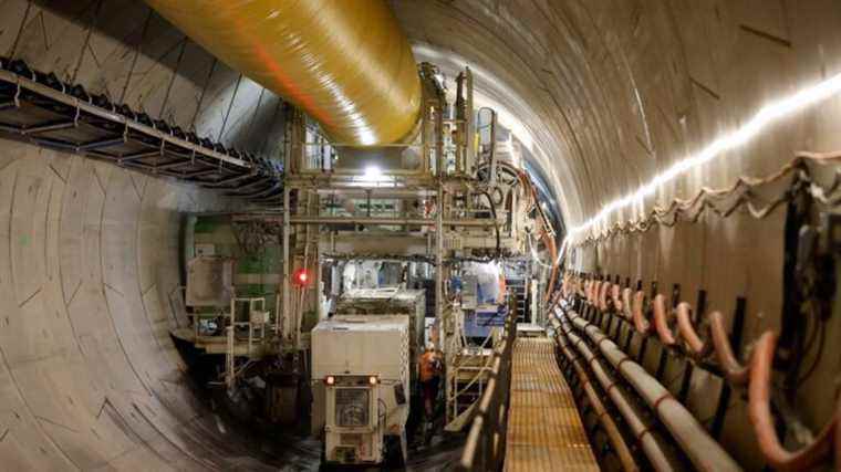 the tunnel for line 15 South is now fully dug