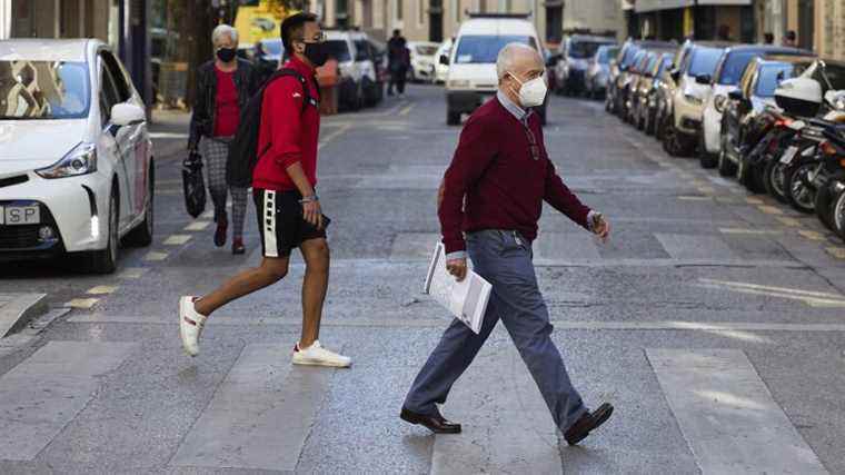 wearing a mask will become compulsory outside again