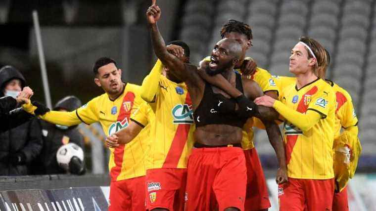 After a spectacular end to the match, Lens overthrows Lille and snatches their qualification for the round of 16 on penalties