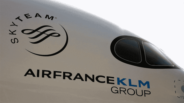 Air France-KLM increases prices to pay for cleaner fuel