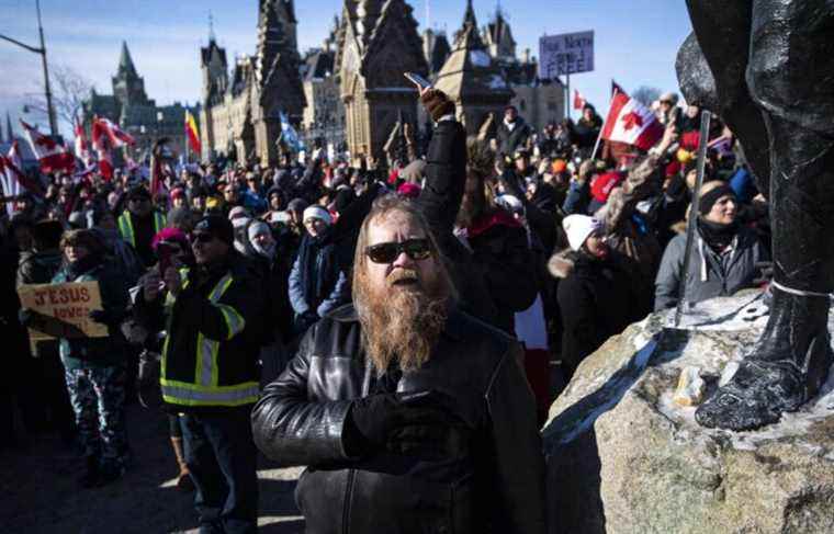 Another day of protest by truckers in Ottawa, under heavy police presence