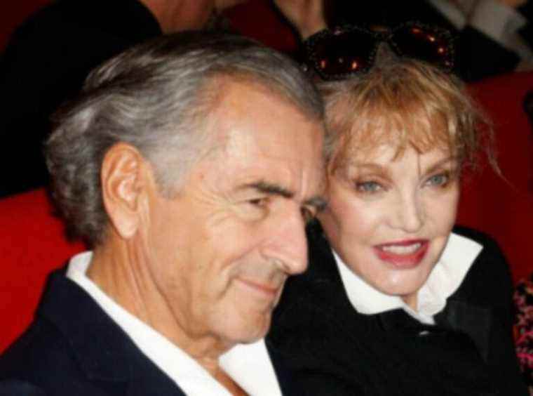 Arielle Dombasle fulfilled at all levels by her husband Bernard-Henri Lévy, the singer balances on their sexual practices… Shock confidences!