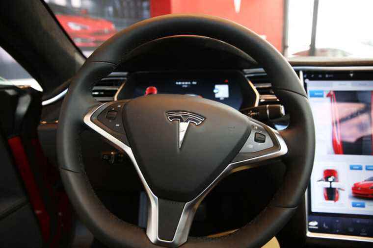 Assisted driving |  California scrutinizes experimental version of Tesla Full Self Driving software