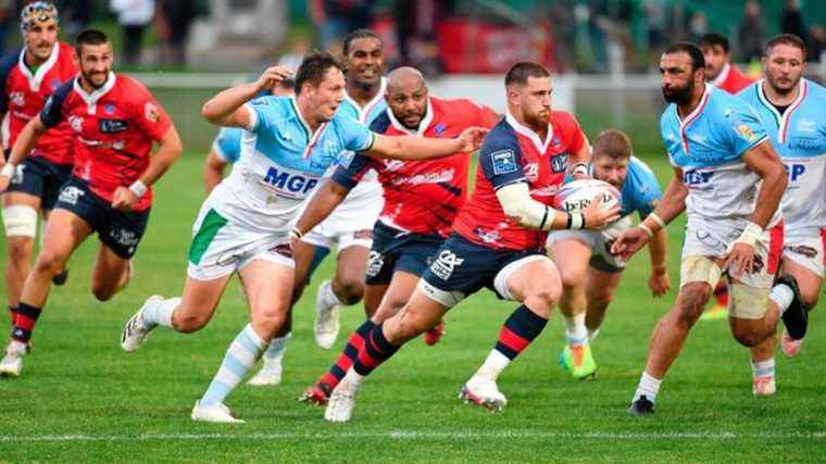 Bayonne with Usarraga and Taofifenua in the third line to receive Aurillac, Duhau on the bench