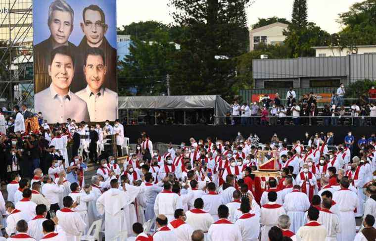 Beatification of two Salvadoran priests murdered during the civil war