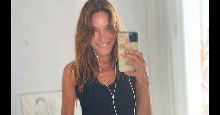 Carla Bruni dares the homemade bangs: she reveals the result in pictures… her fans surprised!