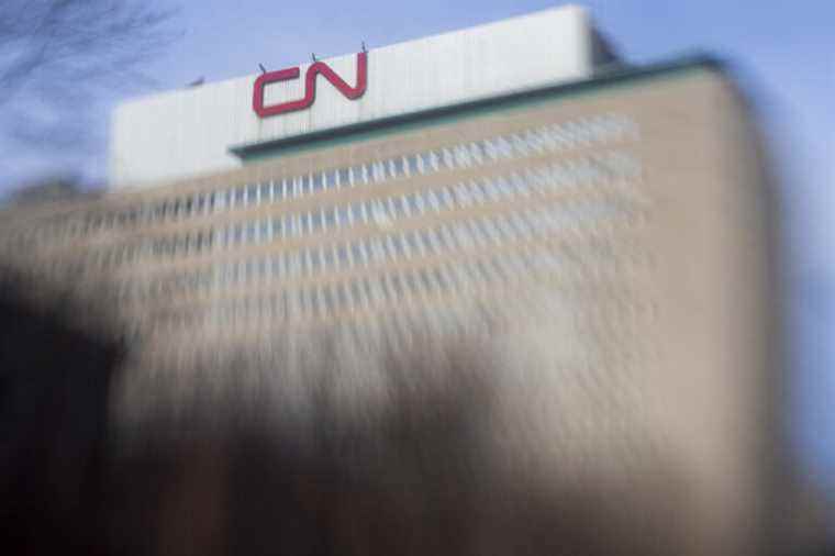 Changing of the guard at CN |  A woman at the controls for the first time;  a dispute settled with a shareholder