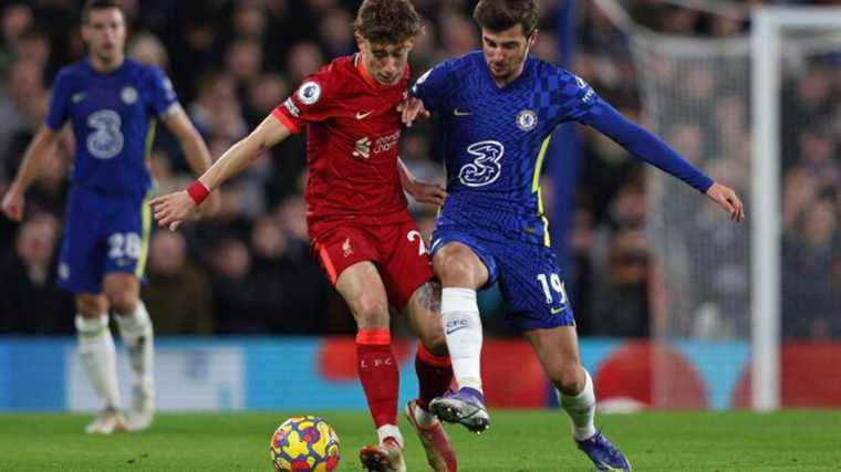 Chelsea and Liverpool neutralize each other and give Manchester City a nice gift