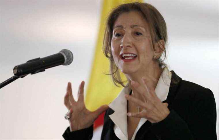 Colombia: Ingrid Betancourt presidential candidate for her own party