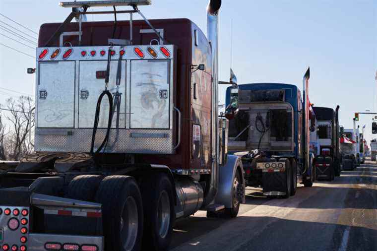 Vaccination required at the border |  Justin Trudeau condemns trucker protests