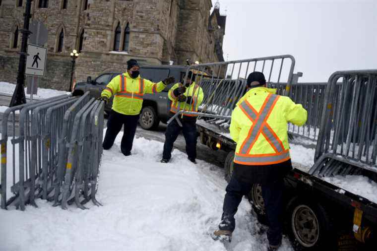 Convoy of Truckers in Ottawa |  MPs warned of security risks