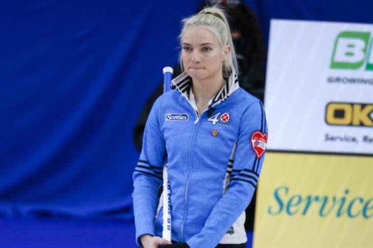 Curling |  Laurie St-Georges: from start to finish