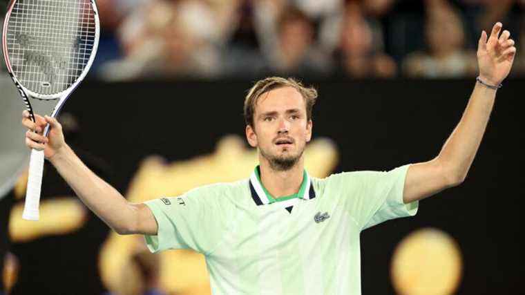 Daniil Medvedev wins against Stefanos Tsitsipas and earns a place in the final against Rafael Nadal