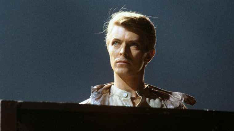 David Bowie’s catalog acquired by Warner Music