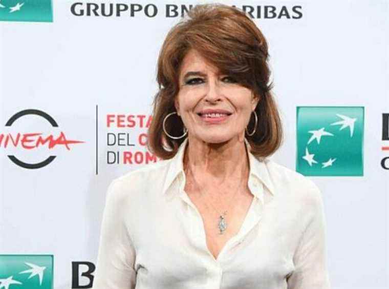 Deceived and on the edge of the abyss, actress Fanny Ardant swings “I want to die”