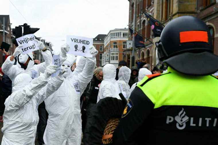 Demonstration against health restrictions |  30 people arrested in Amsterdam