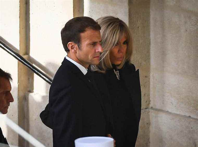 Emmanuel Macron “completely stupid” according to Brigitte, the words of the Head of State against “antivax” may not pass to his wife