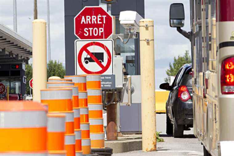 Entry into the United States |  The vaccination obligation extended to the borders with Canada and Mexico