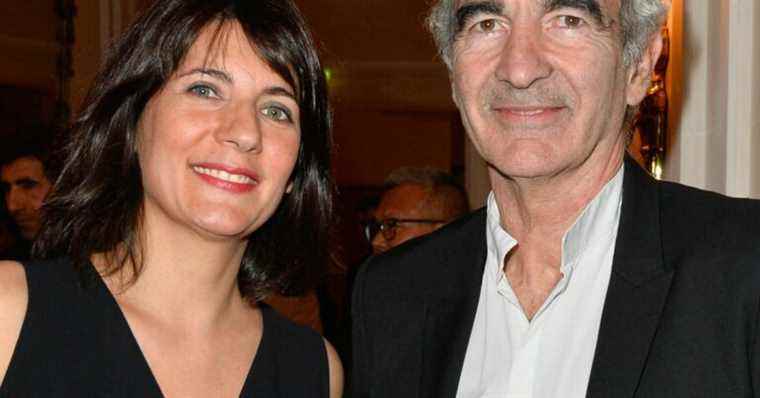 Estelle Denis separated from Raymond Domenech: fiesta with Karine Le Marchand, in “renovation” mode