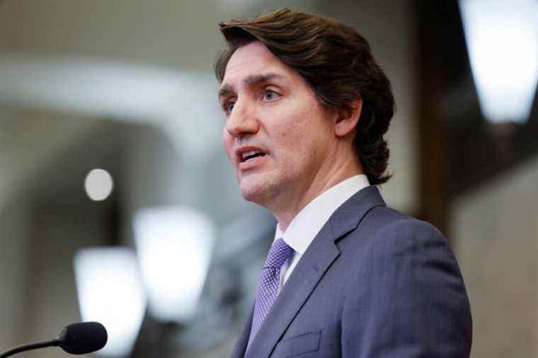 Exposed to COVID-19 |  Justin Trudeau in isolation at home