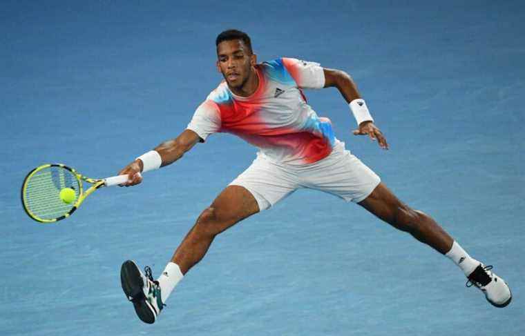 Félix Auger-Aliassime lowers flag at Australian Open