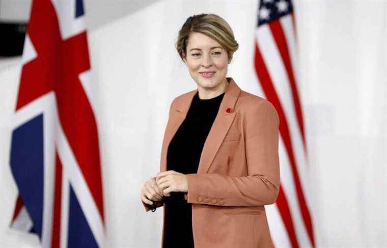 Foreign Minister Mélanie Joly flies to Ukraine