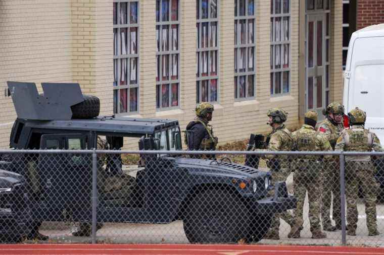 Hostage taking in a synagogue in Texas |  All hostages freed, kidnapper dead during police operation