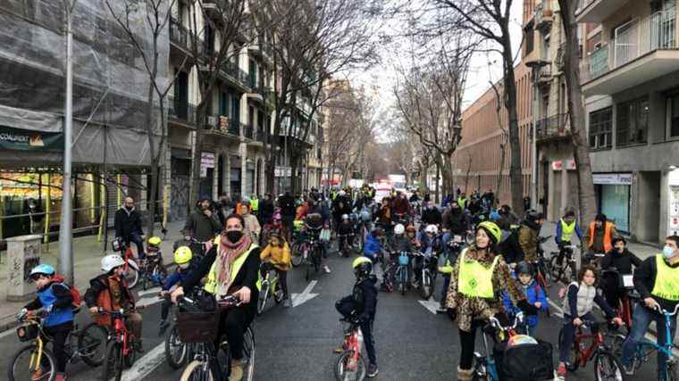 In Spain, children take the “bicibus” every Friday to cycle to school safely