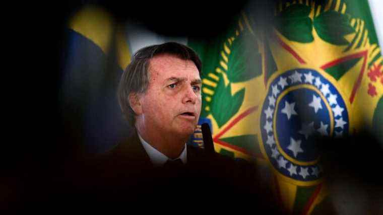 Jair Bolsonaro, hospitalized, has a bad start to the electoral year