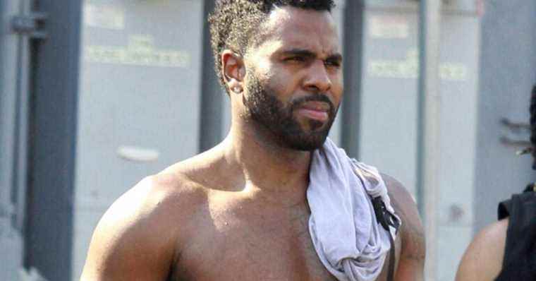 Jason Derulo goes crazy and beats up two strangers … who called him “Usher”!