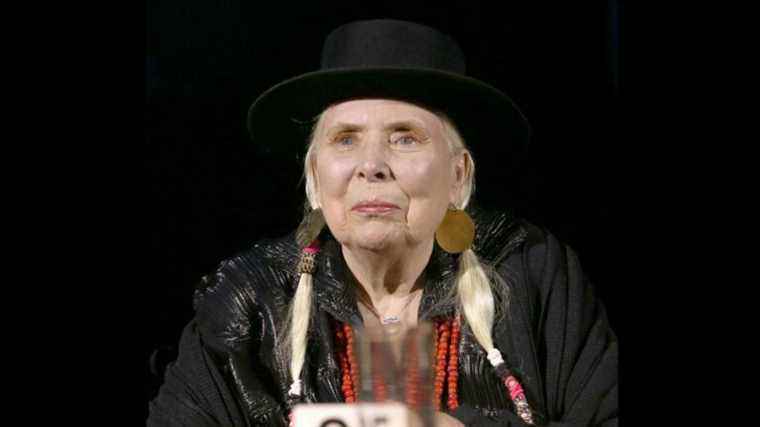 Joni Mitchell follows Neil Young and removes his music from Spotify